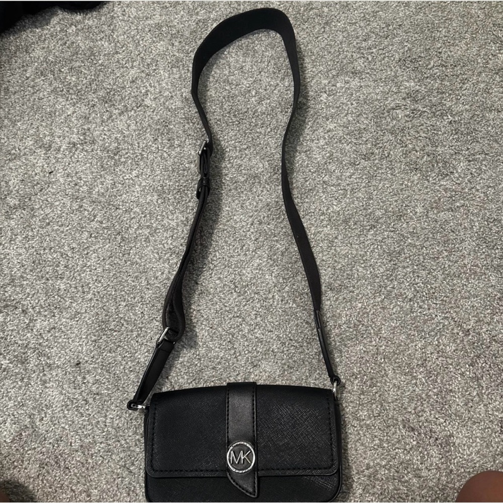 Michael Kors Elegant Black Crossbody Bag